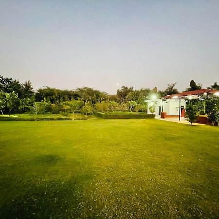 Anantam Aravali Villa Gurgaon Exterior photo
